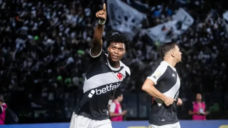 Vasco acerta empréstimo de atacante para o Fortaleza