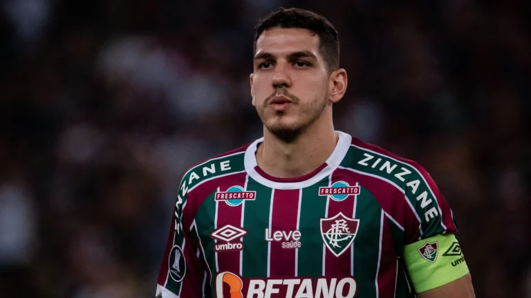Nino mantém porta aberta, mas Palmeiras deve adiar tentativa por zagueiro