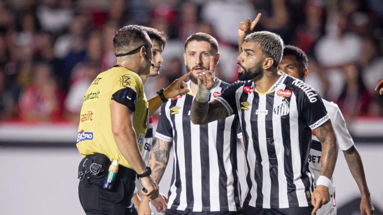 São Paulo x Santos: dublador revela o que Gabigol discutiu com árbitro