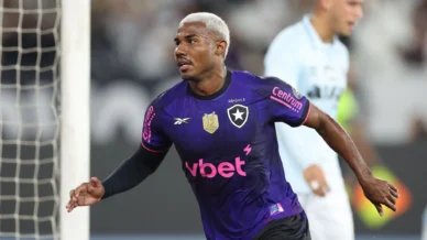 Vasco encaminha a contratação de Cuiabano, ex-Botafogo