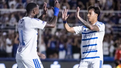 Cruzeiro vence URT, avança no Mineiro e fará clássico na semifinal