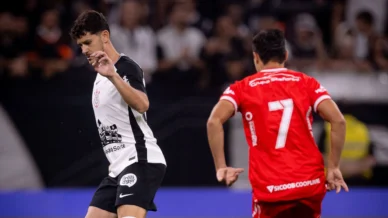 Lateral do Corinthians passa por cirurgia após lesão no joelho