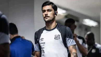 Santos leva transfer ban da Fifa por dívida e trava registro de reforço