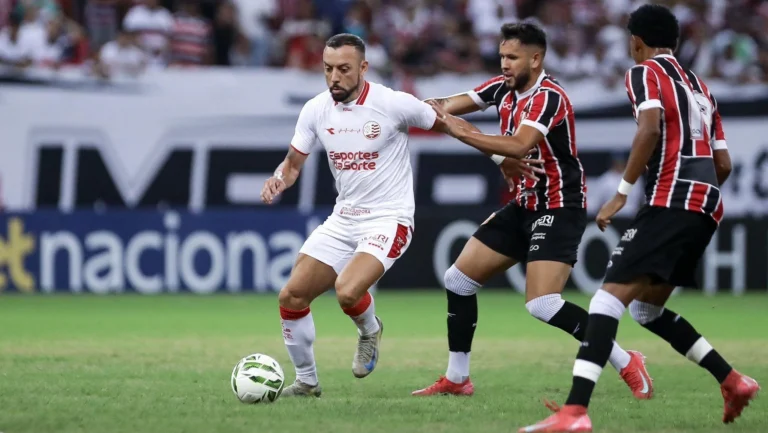 Náutico vence Santa Cruz e garante vantagem na semifinal do Pernambucano