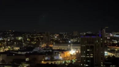 Sirenes soam em Jerusalém e Tel Aviv com mísseis iranianos cruzando o céu