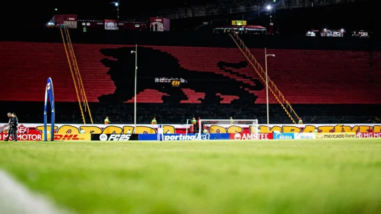 Vitória x Atlético-MG: escalações e onde assistir ao jogo do Brasileirão