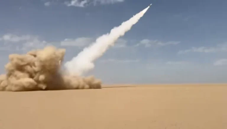 EUA e Israel atacam instalações de petróleo e gás do Irã, diz agência