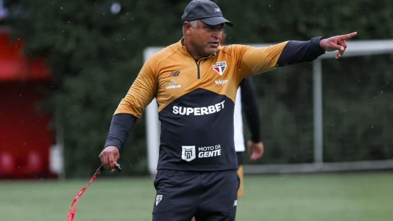 São Paulo recebe Chapecoense pelo Brasileirão em estreia de Roger Machado