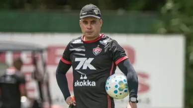 Jair Ventura reavalia elenco do Vitória após derrota para o Grêmio