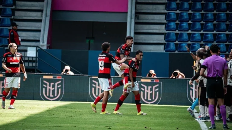 Flamengo vence Olimpia e é o primeiro finalista da Libertadores sub-20