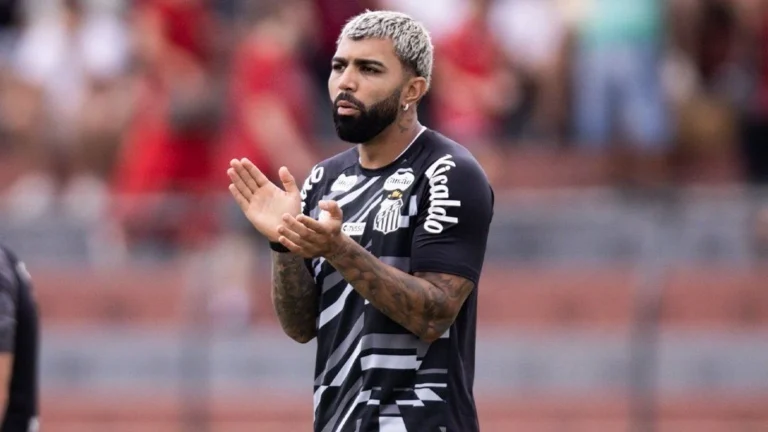 Gabigol sofre lesão e será desfalque do Santos; veja tempo de recuperação