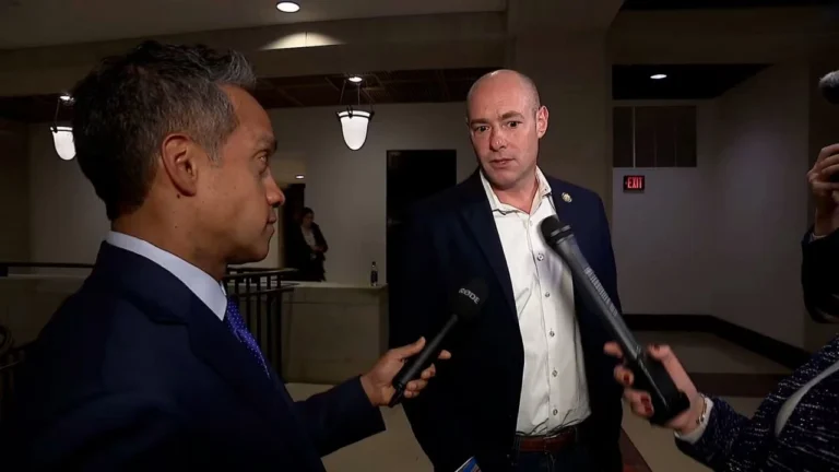 Deputado democrata declara apoio a ataques contra o Irã: “Decisão óbvia”