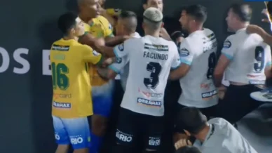 Clássico entre Brasil e Argentina no showbol têm socos e discussões; veja