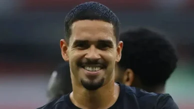 Lucas Veríssimo, do Santos, tem previsão de chegada ao Brasil; veja cenário