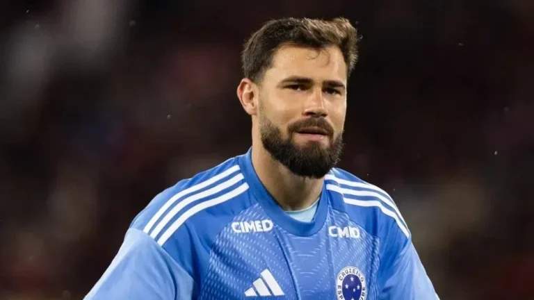 Conheça Matheus Cunha, goleiro titular do Cruzeiro após lesão de Cássio