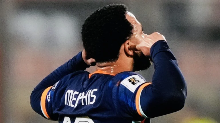 Corinthians: lesão não impedirá viagem de Memphis Depay à Holanda