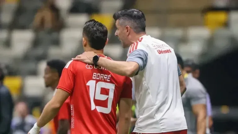 Técnico do Inter comenta risco de rebaixamento após derrota no Brasileirão