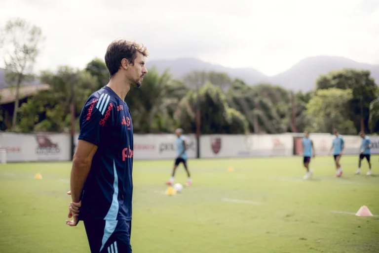 Rodrigo Caio decide seguir Filipe Luís e deixa Flamengo