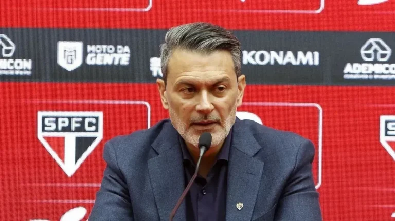 Diretor do São Paulo faz cobrança à arbitragem antes de duelo com Palmeiras