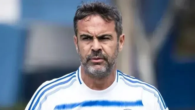 Cruzeiro anuncia renovação com Artur Jorge após 23 dias como técnico