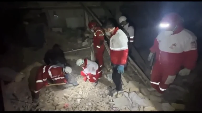 Ataques dos EUA e de Israel deixam ao menos 17 mortos no Irã