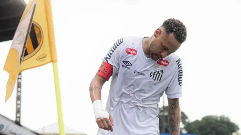 Oposição pede que MP investigue contrato entre Santos e Neymar