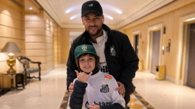 Neymar encontra xará argentino antes de duelo do Santos na Sul-Americana