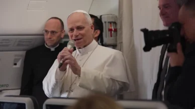 Papa diz que mundo precisa de mensagem de paz após nova crítica de Trump