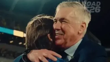 Ancelotti brinca com Modric e 