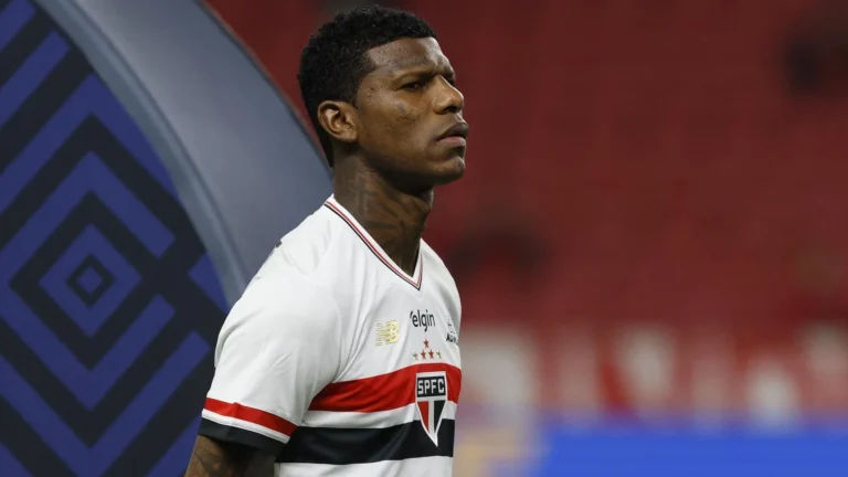 São Paulo dá ultimato após sumiço de Arboleda; entenda