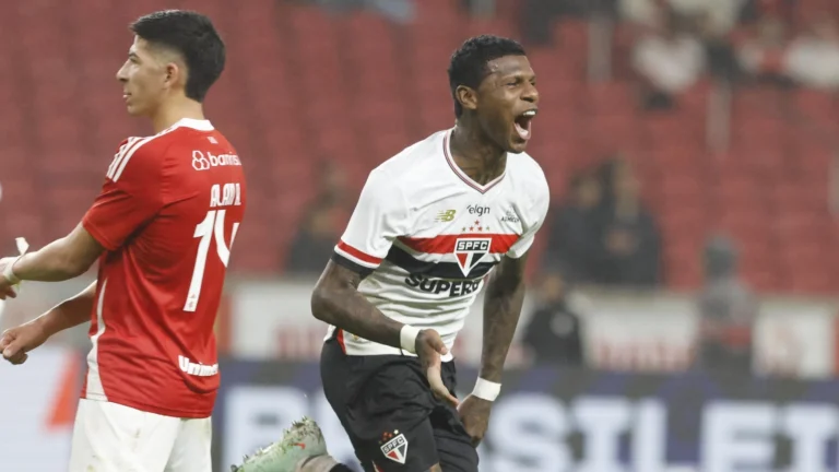 Arboleda não responde diretoria do São Paulo; entenda sumiço de zagueiro