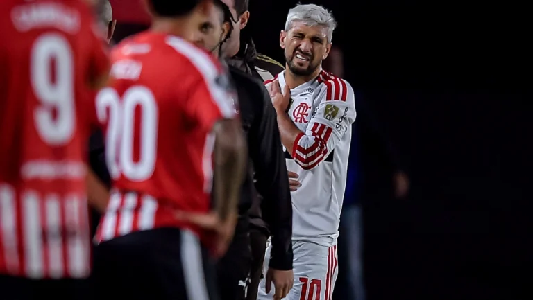 Lesão de Arrascaeta preocupa imprensa do Uruguai para a Copa: “Alerta”