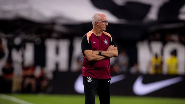 Pressão sobre Dorival aumenta após Fluminense x Corinthians