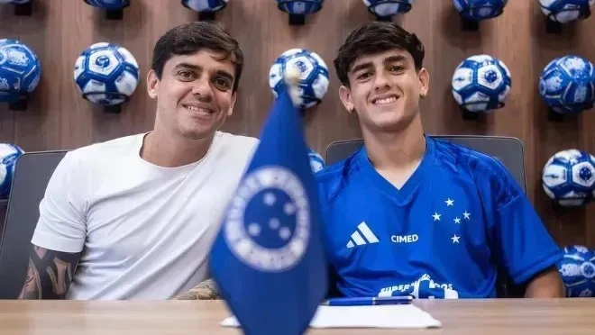 Cruzeiro oficializa contrato profissional com filho de Fagner