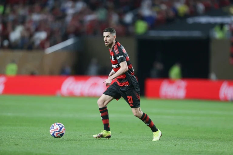 Jorginho é o quarto desfalque do Flamengo para Libertadores; veja lista