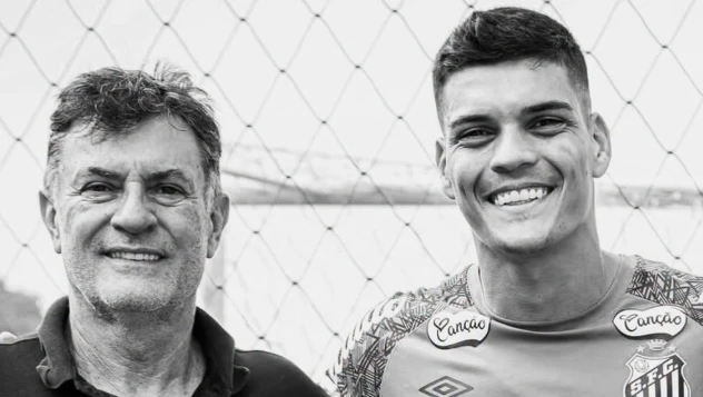 Goleiro Gabriel Brazão é liberado de jogo do Santos após morte do pai