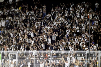 DJ se confunde e toca pagode no lugar do Hino Nacional em jogo da Série B