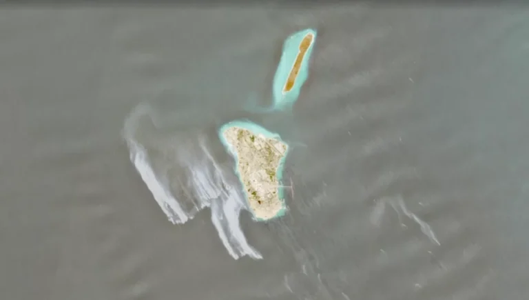 Imagens indicam possível vazamento de petróleo próximo à Ilha de Kharg