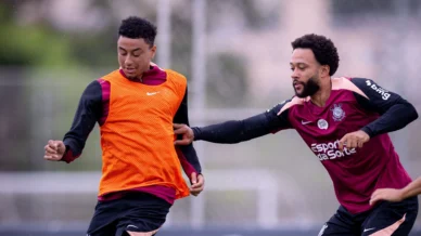 Lingard desconversa sobre renovação de Memphis com o Corinthians