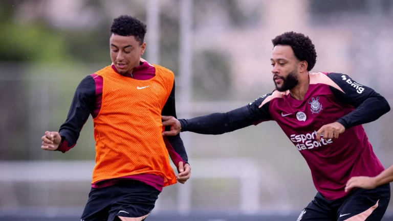 Lingard desconversa sobre renovação de Memphis com o Corinthians