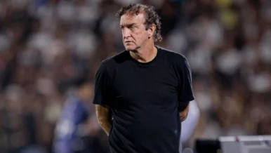 Cuca critica episódio entre Neymar e Robinho Jr.: 