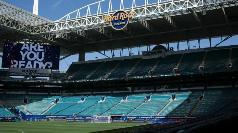 Dos boxes ao campo: estádio de Miami corre para se ajustar à Copa após F1