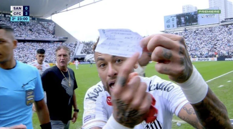 Santos aciona STJD e pede anulação de jogo com substituição de Neymar