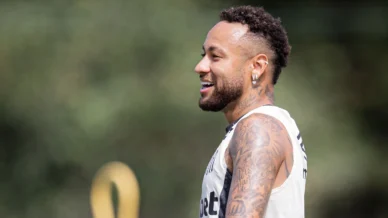Com Neymar, Santos enfrenta RB Bragantino em busca de reabilitação