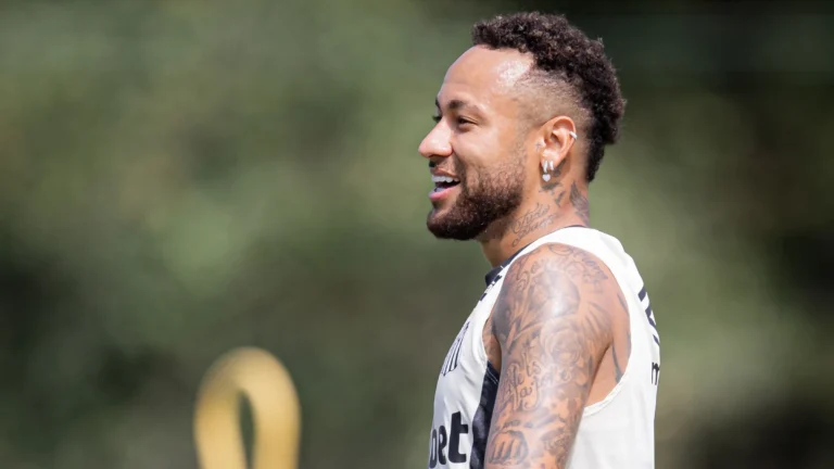 Com Neymar, Santos enfrenta RB Bragantino em busca de reabilitação