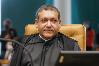 A aliados, Nunes Marques defende decisão que suspendeu pesquisa
