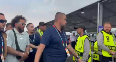 Marcelo, ex-Seleção, é escoltado em confusão na abertura da Copa; veja