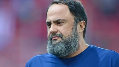 Textor quer levar grego e iraniano para o comando do Botafogo; entenda