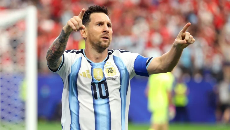 “Inigualável” e “ainda mais lendário”: jornais repercutem recorde de Messi