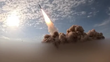 Estilhaços de míssil do Irã atingiram base militar de Israel, dizem fontes